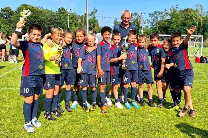 Selekcija U-9 Novigrada (Snimio Mijat Gavran)
