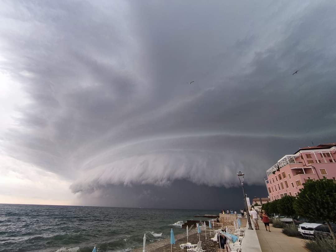 Upaljen Meteoalarm: Petak Donio Shelf Cloud I Olujan Vjetar, A Navečer ...