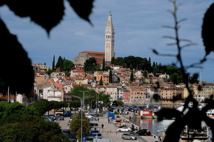 Rovinj je i ove godine prvi u Istri noćenja brojao u milijunima, ali... (Snimio Milivoj Mijošek)