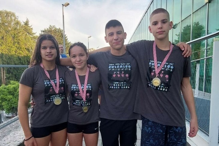 S MEDALJAMA IZ ZAGREBA - kadetkinje i kadeti Arene