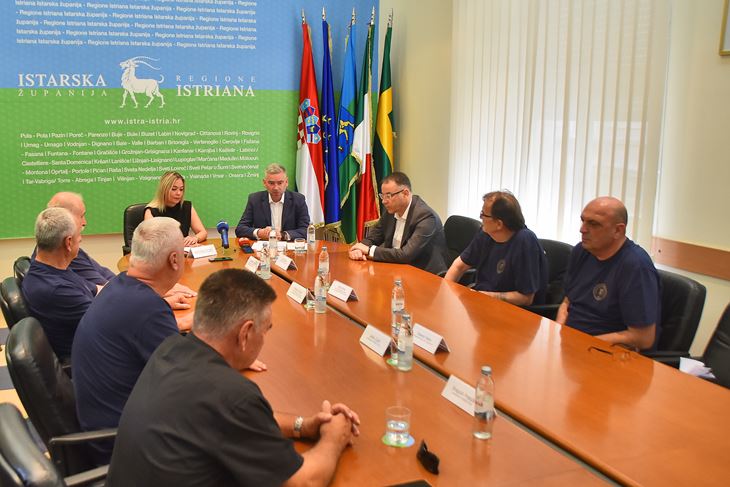 Istarski župan Boris Miletić primio sudionike redarstvene akcije (Snimio Duško Marušić Čiči)