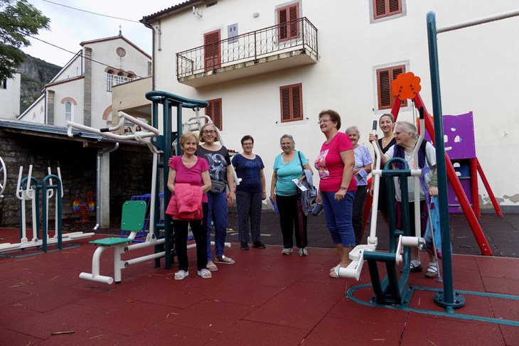 Novi fitness park u Lanišću koriste sve generacije (Snimila Gordana Čalić Šverko)