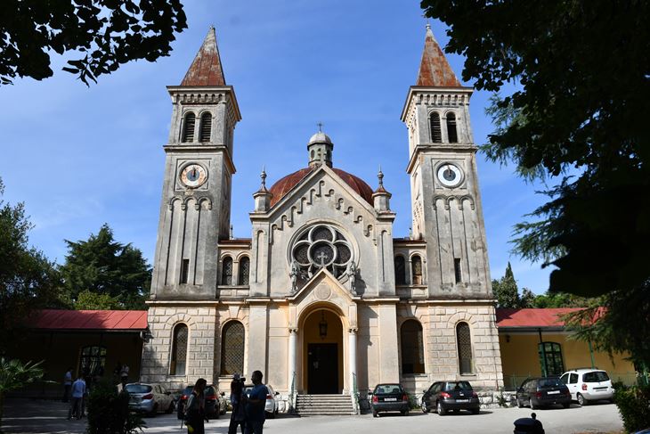 Postavljanjem bazenskog kompleksa na županijskom zemljištu unutar Specijalne bolnice "Martin Horvat" osigurao se opstanak iste (Snimio Milivoj Mijošek)