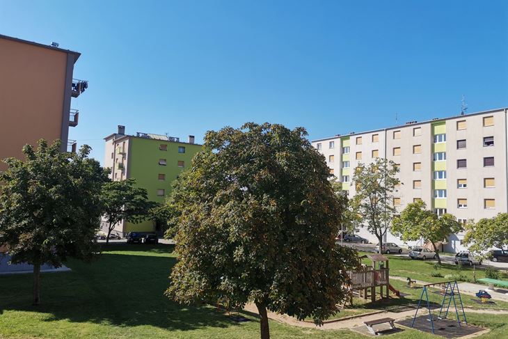 Obnovljena pročelja zgrada na Katurama (Snimio Branko Biočić)