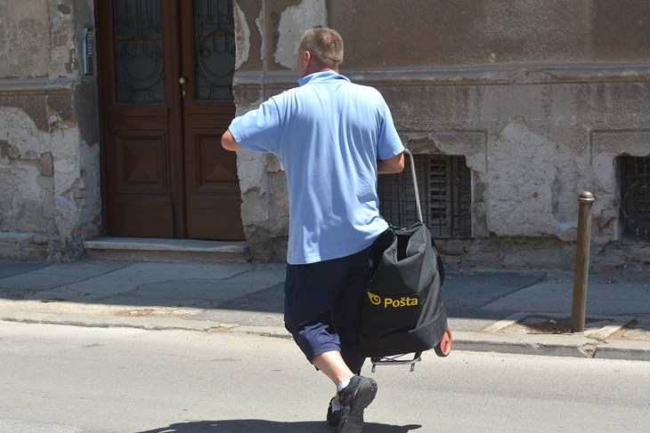 Kako su poštari odlazili, povećani su rajoni za dostavu (Arhiva Glasa Istre)