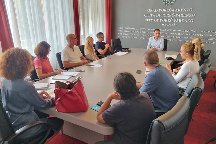 Dogovoren je pojačani nadzor policije i prometnih redara u blizini škola (Foto Grad Poreč)