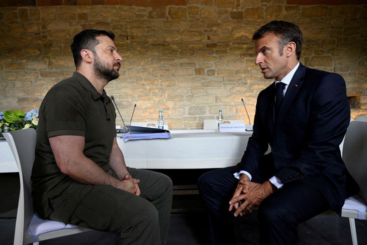 Volodymyr Zelenskiy i Emmanuel Macron (Foto Reuters)