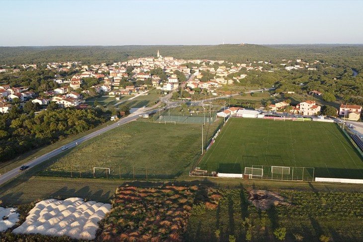 (Foto NKISTRA.COM)