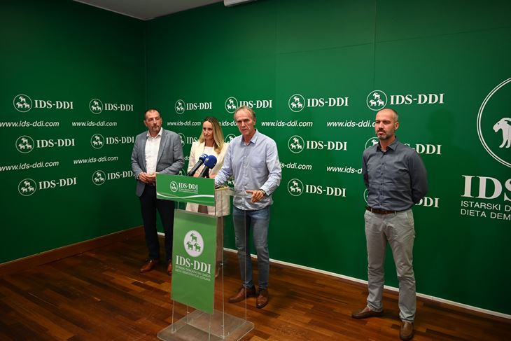 Dalibor Paus, Elena Puh Belci, Valter Boljunčić i Robert Cvek (Snimio Duško Marušić Čiči)