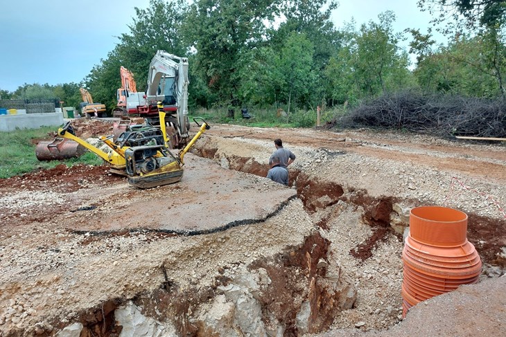 Cilj je da se kanalizacijskom mrežom pokrije cijelo porečko područje i obuhvate sva domaćinstva (Foto Grad Poreč)