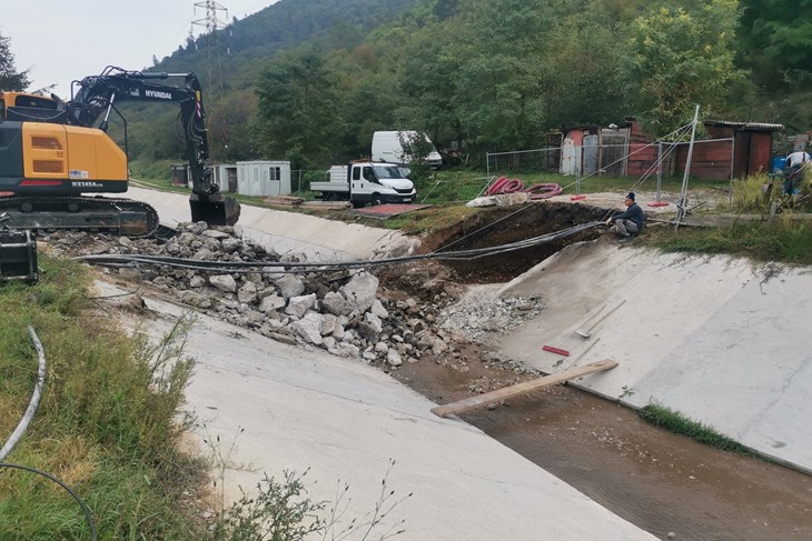 Srušen most u Donjoj Raši (Snimio Branko Biočić)