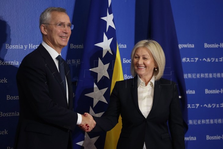 Glavni tajnik NATO-a Jens Stoltenberg tijekom službenog posjeta BiH sastao se s predsjedateljicom Vijeća ministara te zemlje Borjanom Krišto (Snimio  Hazim Aljović / HNA/ FENA)