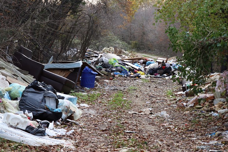 Divlji deponij u Galižani (Foto: Grad Vodnjan)