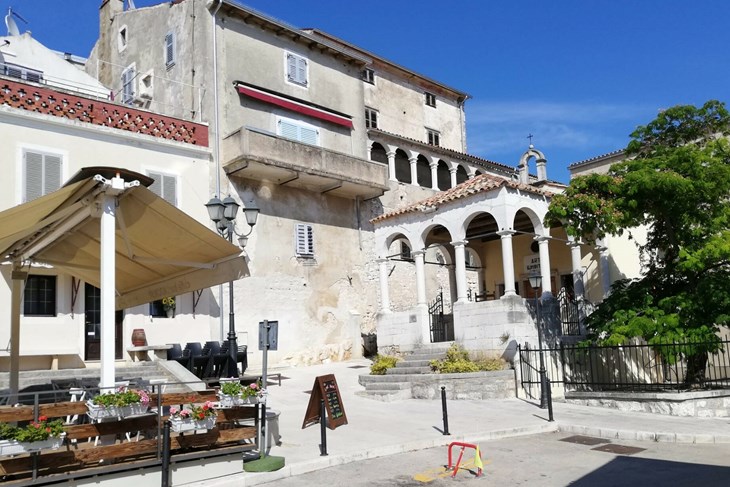 Vrijednost obnove zgrade bivšeg školskog odmarališta u Vrsaru ovisi o cijeni koju će ponuditi potencijalni izvođači (Snimila Gordana Čalić Šverko)