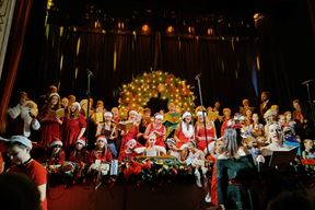 Glazbeno-scenski spektakl "Čarobni Božić" u kazalištu Gandusio