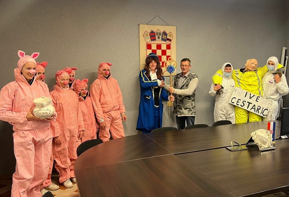 Maškarana kumpanija "Vajka pronti" sada upravlja Općinom Marčana (Foto: MK "Vajka Pronti")