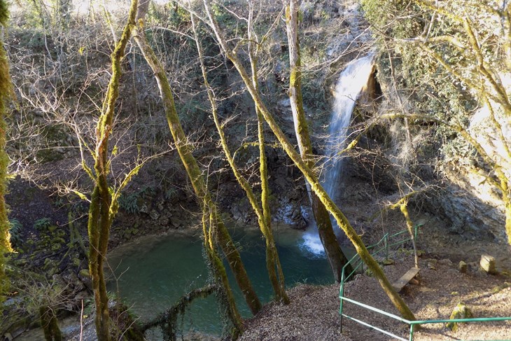 Slap, jezero i ponor Butori, krški fenomen i pjesnička oaza (Snimila: Gordana Čalić Šverko)