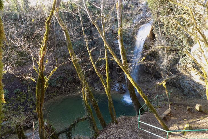 Slap, jezero i ponor Butori, krški fenomen i pjesnička oaza (Snimila: Gordana Čalić Šverko)