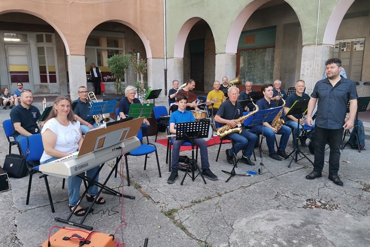 Gradski orkestar Labin i voditelj Robert Mikuljan (Snimio Branko Biočić)