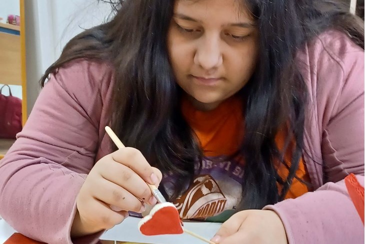 Pripreme za prodajnu izložbu za Valentinovo (Foto: Škola za odgoj i obrazovanje - Pula)