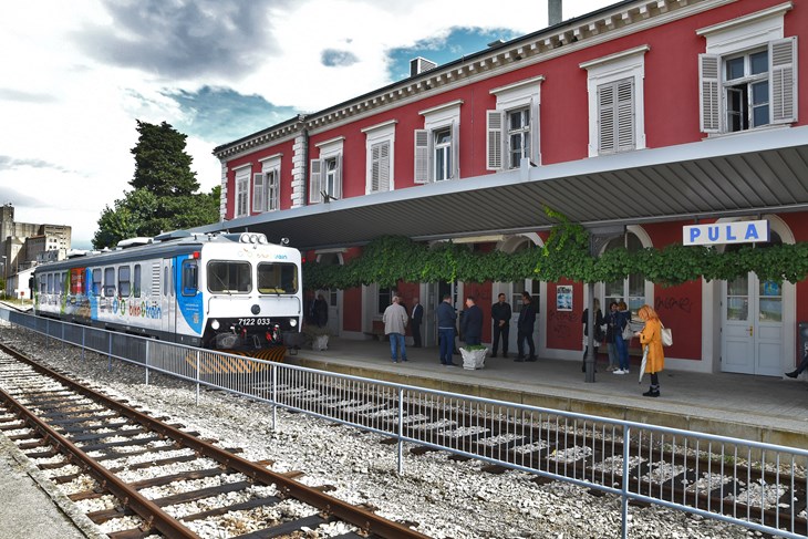Na stanici u Puli uskoro se očekuju moderniji vlakovi (Snimio: Duško Marušić Čiči/Glas Istre)