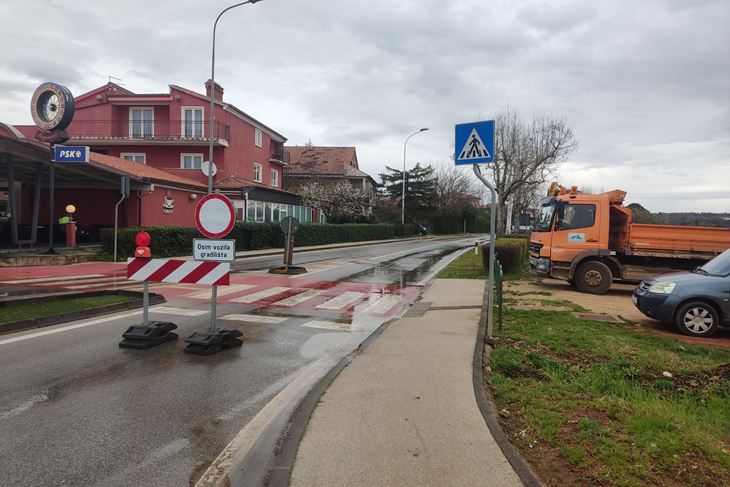Zemljoradnička ulica iz smjera Umaga prema granici (Snimio Zvonimir Guzić)