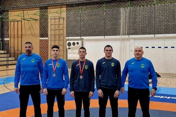 Dario Knežević, Jure Rajković i Slaven Rajković s trenerima