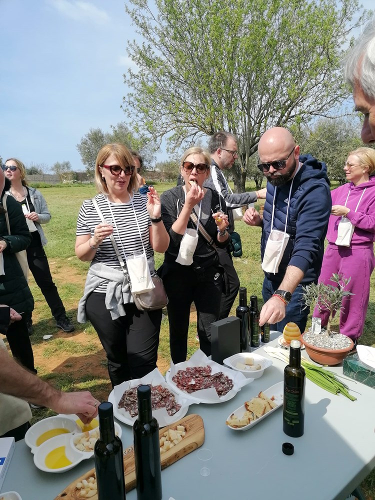 Štrika Ferata Olive Oil Wine and Walk u Rovinju