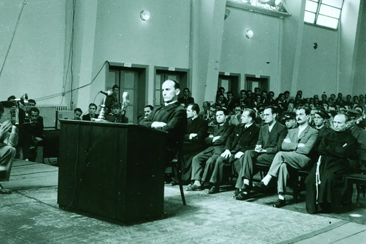 Nadbiskup Stepinac na optuženičkoj klupi