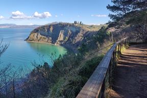 Klif Mjesečev zaljev (Snimio Zvonimir Guzić)