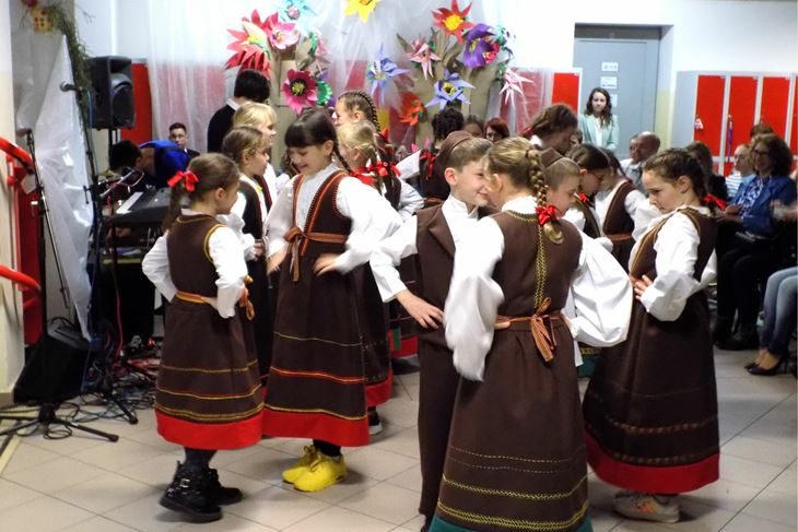 Mali folkloraši (Snimila Gordana Čalić Šverko)