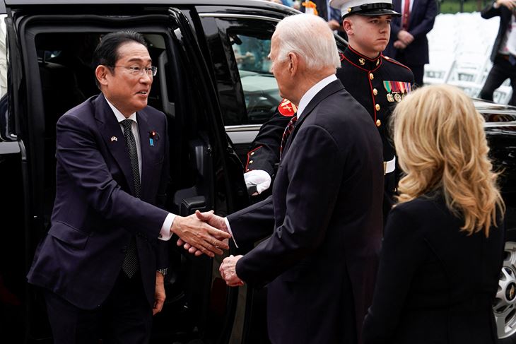 Fumio Kishida i Joe Biden (Reuters)