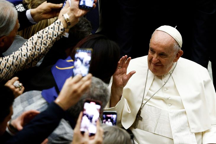 Papa Franjo (Reuters)