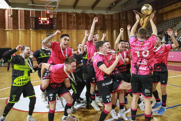 Jedini trofej u sezoni - Stanoinvest Futsal Pula (Snimio Grgo Jelavić/Pixsell)