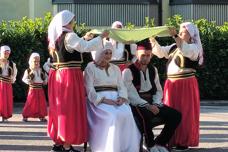 Folkorna skupina "Buzetski biseri" (Snimila: Gordana Čalić Šverko)