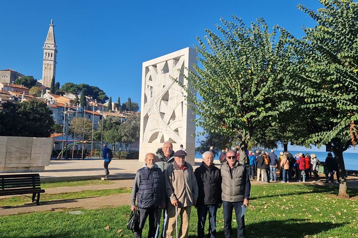 Članovi rovinjske Udruge dragovoljaca i veterana Domovinskog rata na željenoj llokaciji na Valdibori (Snimila Nina Orlović Radić)