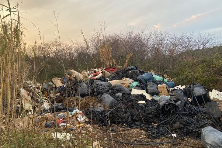 Divlje odlagalište u prirodi na Vidikovcu - kraj Lošinjske ulice (Smart Pula)