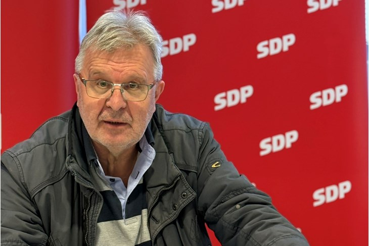 (Press SDP)