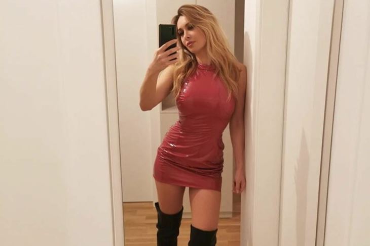 (Instagram)