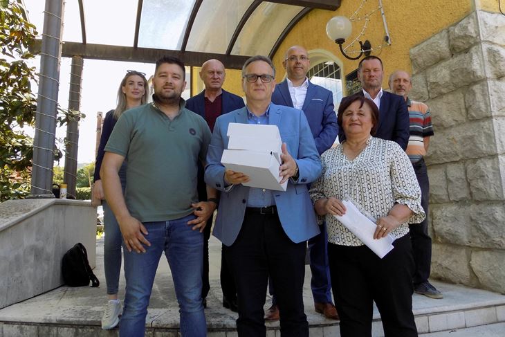 Uoči predaje kandidacijskih listi (Snimila Gordana Čalić Šverko)