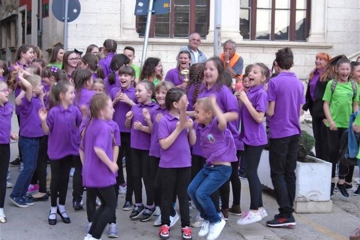 Dječji festival duhovne glazbe "Iskrice"