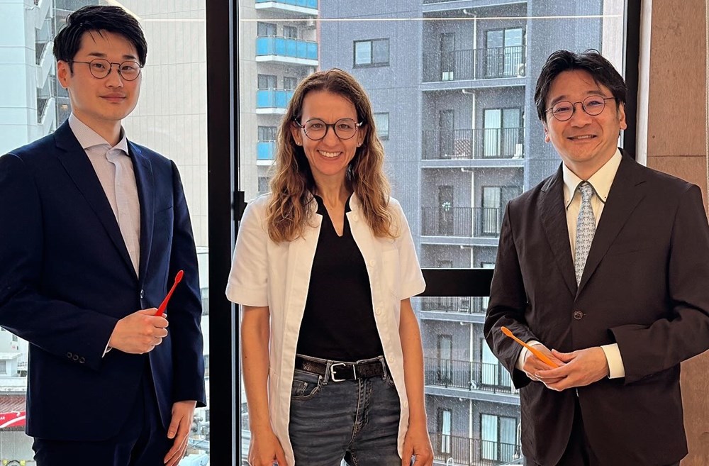  Dr. Vesna Kaloh sa prof. Keiichi Tsukinoki iz Dentalnog sveučilišta Kanagawa