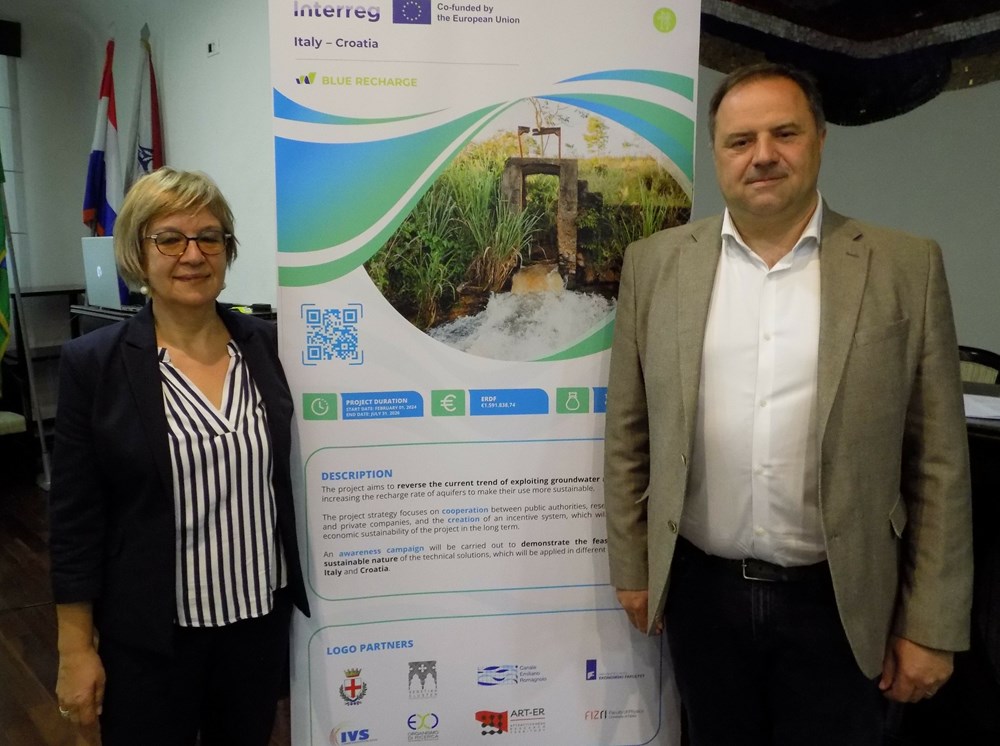 Bojana Hajduk Černeha i Daniel Maurović na okruglom stolu u Buzetu (Snimila Gordana Čalić Šverko)
