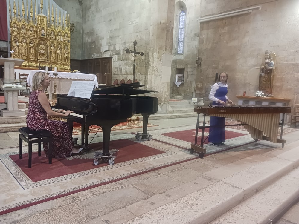 Uma Trgovčić i korepetitorica Ana Obrovac (Snimila Vanesa Begić)