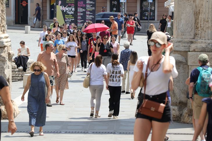 Turista je manje nego lani (Snimio Zvjezdan Strahinja)