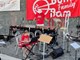 Marijan Lincmajer, voditelj Bum Bam ansambla pratio je na idaraljkama mladu pijanisticu (Snimio Branko Biočić)