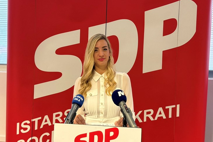 (Press SDP)