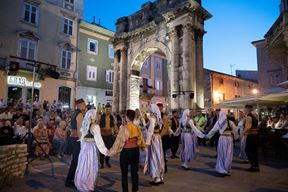 KUD Kolo Dubravsko iz Mostara (Nacionalna zajednica Bošnjaka Istre)