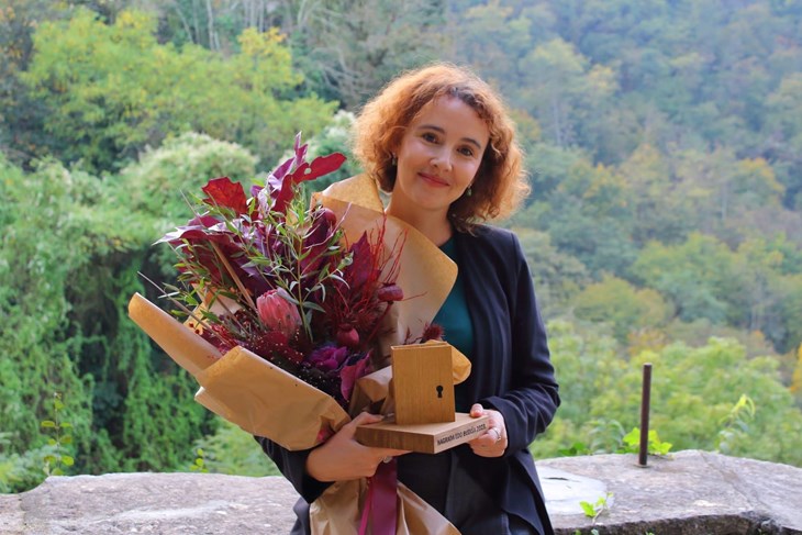 (Kuća za pisce – Hiža od besid)