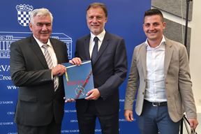 (Foto: Hrvatski sabor)
